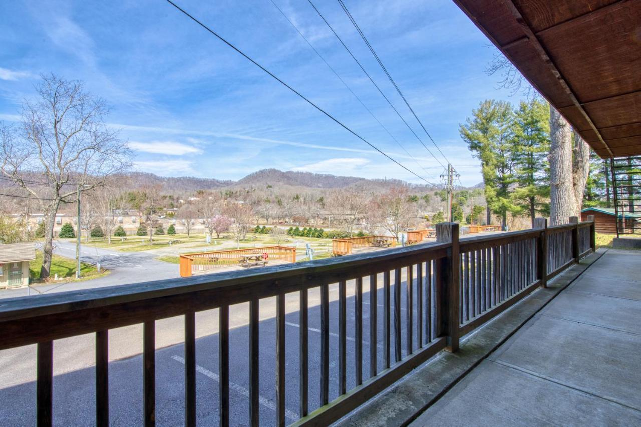 Campground Apts Lake Junaluska Kültér fotó